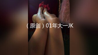 办公楼女厕全景偷拍高跟制服美女同事的小黑鲍